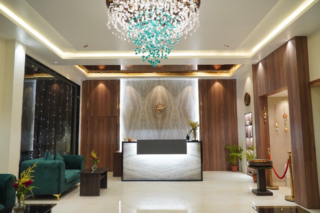 Grand Reception & Chandelier